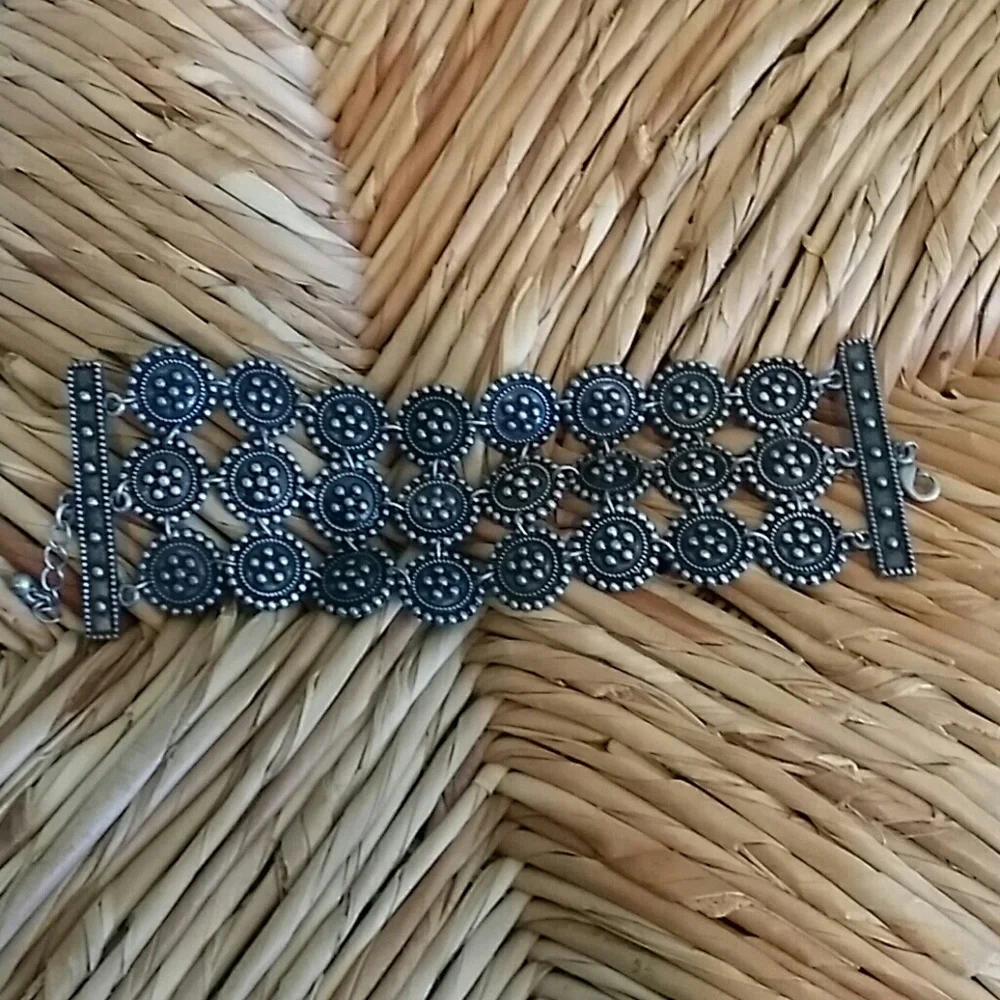 Vintage-Inspired Black Button-Link Bracelet - Women Jewelry